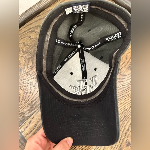 University of Kentucky - UK - Monochromatic Hat - Picture 3 of 4